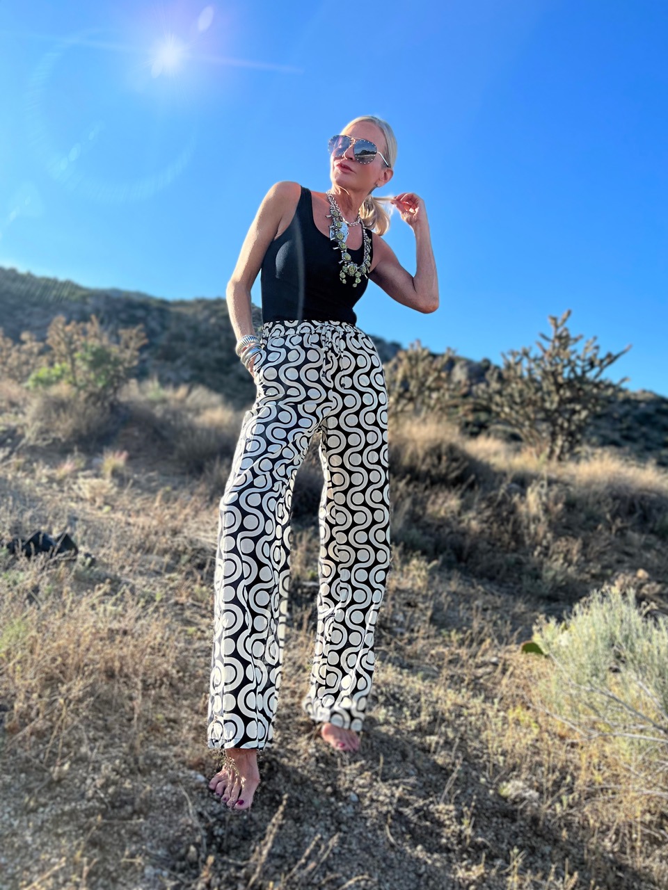 Lifestyle Influencer, Jamie Lewinger of More Than Turquoise wearing Gap tank top 